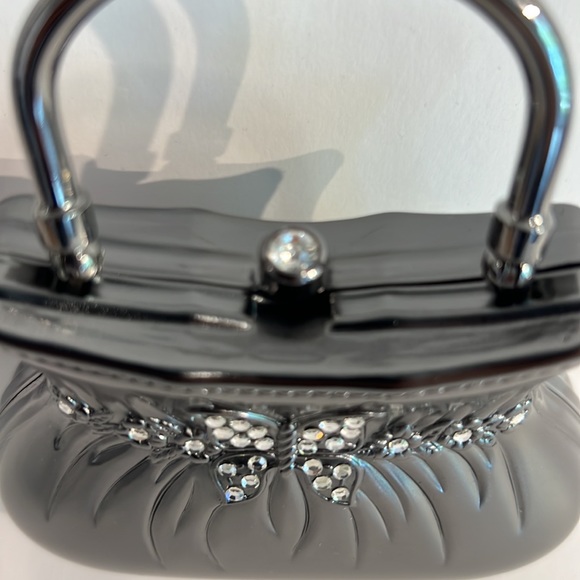 Small metal clutch with butterflies - Picture 4 of 7